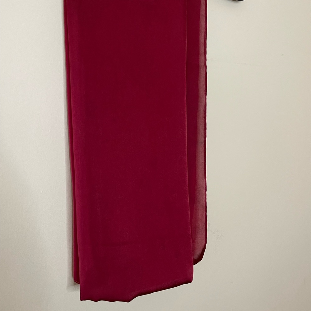 RED SCARF - Picture 3 of 7
